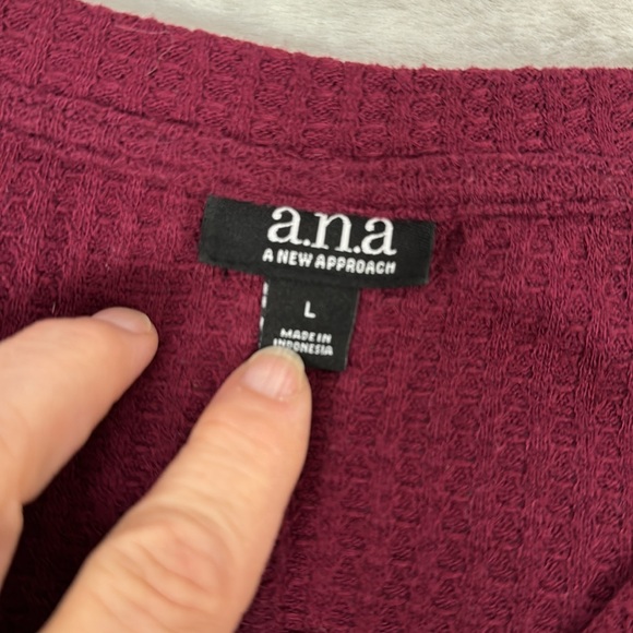 a.n.a. Waffle Knit Long Sleeve Button Front Tie Bottom Shirt Large oversized - Picture 6 of 8